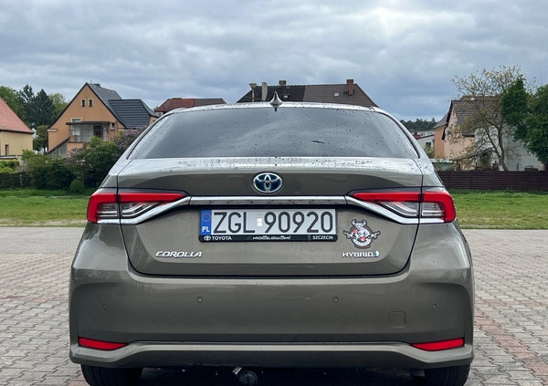 Toyota Corolla cena 80000 przebieg: 68000, rok produkcji 2019 z Nowogard małe 106